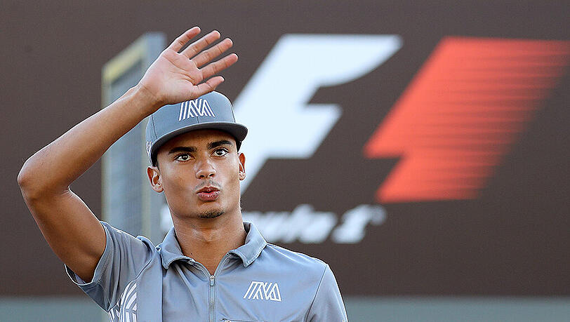 Ist für die Saison 2017 noch ohne Cockpit: Pascal Wehrlein. Ist für die Saison 2017 noch ohne Cockpit: Pascal Wehrlein.