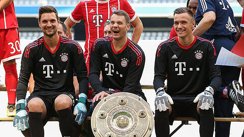 Bleibt während der U17-WM beim FC Bayern: Christian Früchtl (r.). Aktuell ist Sven Ulreich (l.) die Nummer eins im Bayern-Tor, weil Manuel Neuer länger ausfallen wird.
