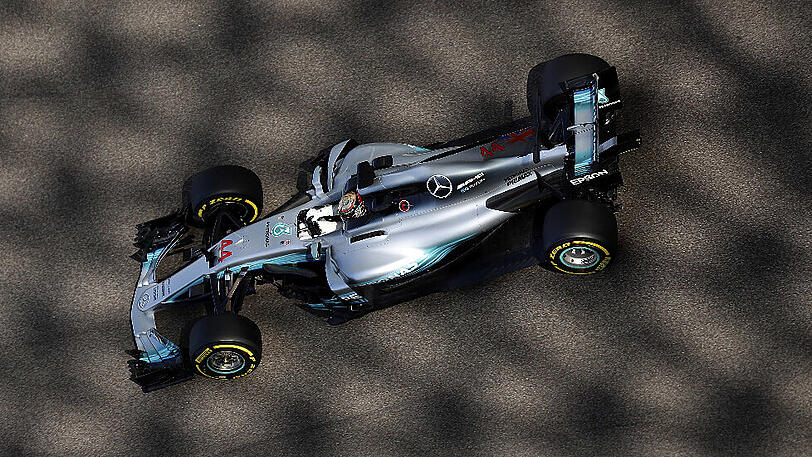 Momentaufnahme aus dem ersten freien Training: Weltmeister Lewis Hamilton.