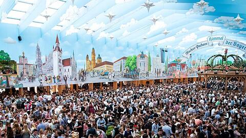 2022 soll es wieder solche Bilder aus München geben: Ein volles Wiesn-Zelt.