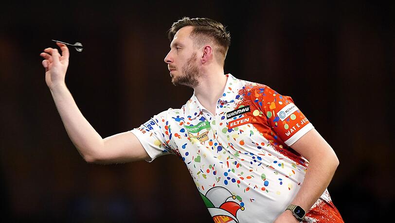 Florian Hempel drehte gegen Dimitri van den Bergh einen 0:2-Satzrückstand noch in einen Sieg.