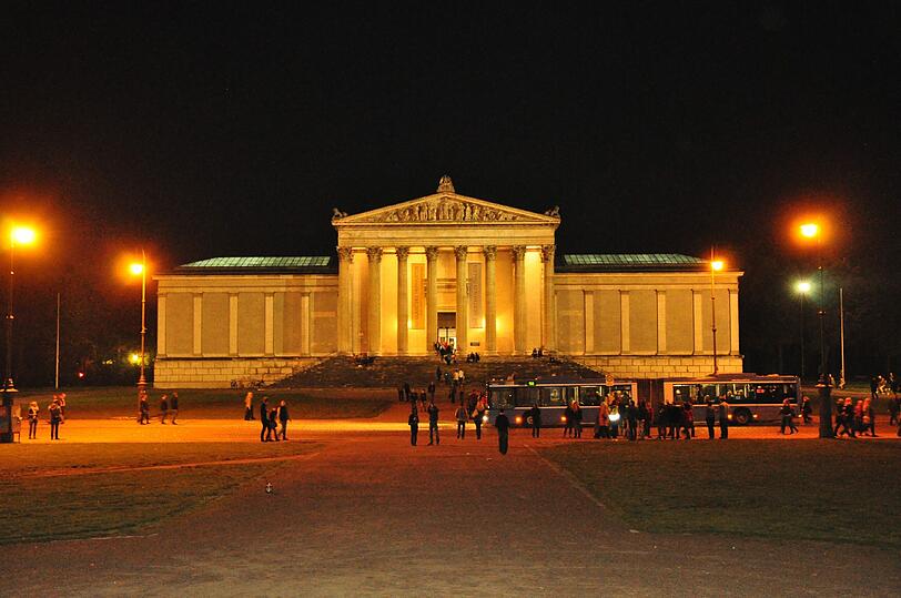 Nicht nur nachts am Königsplatz: Auch dieses Jahr wird ein vielseitiges Programm geboten. Ab 19 Uhr geht&rsquo;s los.