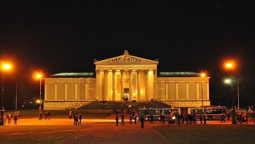 Nicht nur nachts am Königsplatz: Auch dieses Jahr wird ein vielseitiges Programm geboten. Ab 19 Uhr geht’s los. Nicht nur nachts am Königsplatz: Auch dieses Jahr wird ein vielseitiges Programm geboten. Ab 19 Uhr geht’s los.