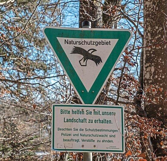 Das Naturschutzgebiet unweit des Kirchsees bei Holzkirchen. Das Naturschutzgebiet unweit des Kirchsees bei Holzkirchen.