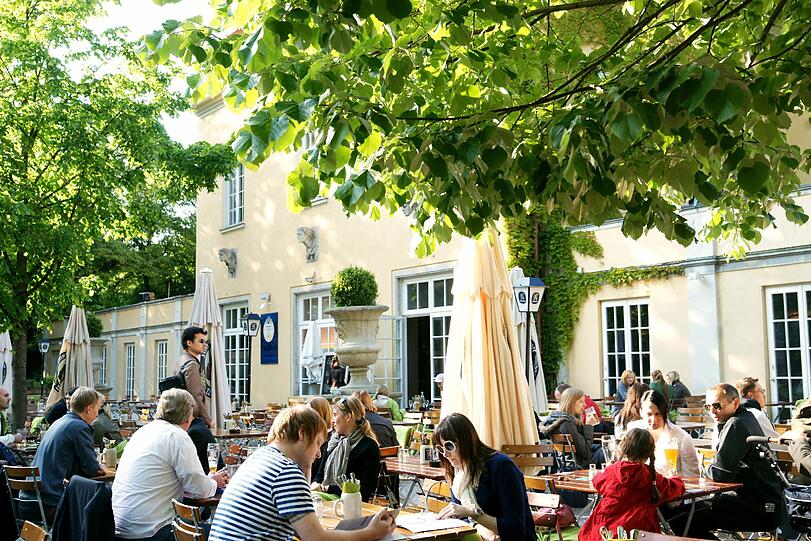 Sonne satt: Das Park Café ist eine grüne und absolut ruhige Oase mitten in der City im Alten Botanischen Garten.