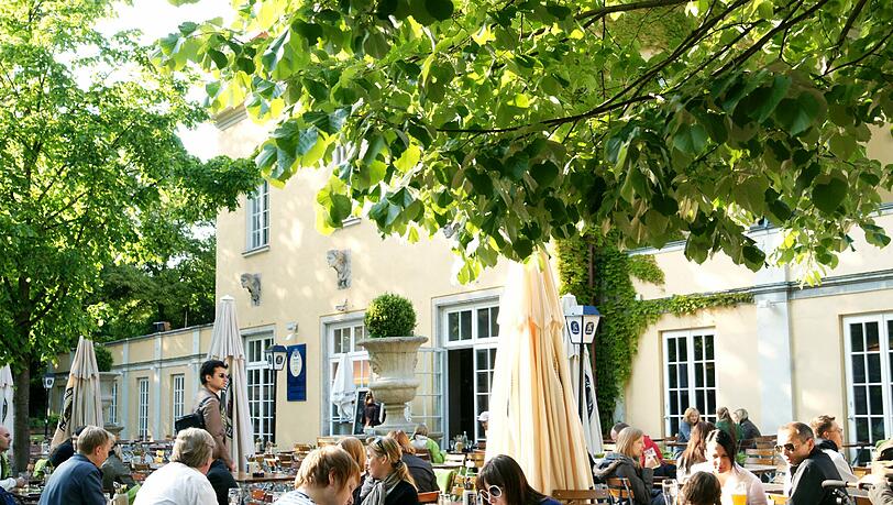 Sonne satt: Das Park Café ist eine grüne und absolut ruhige Oase mitten in der City im Alten Botanischen Garten. Sonne satt: Das Park Café ist eine grüne und absolut ruhige Oase mitten in der City im Alten Botanischen Garten.