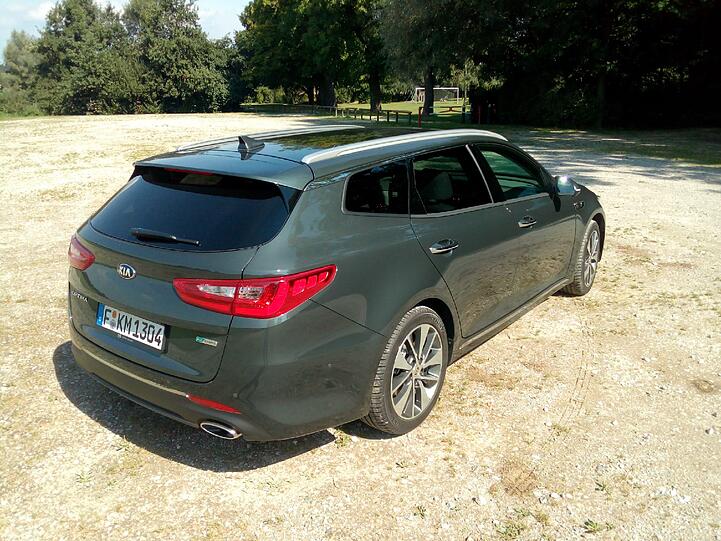 Elegante Linie: Der Kia Optima Sportswagon kann optisch durchaus mit deutschen Edel-Kombis mithalten.