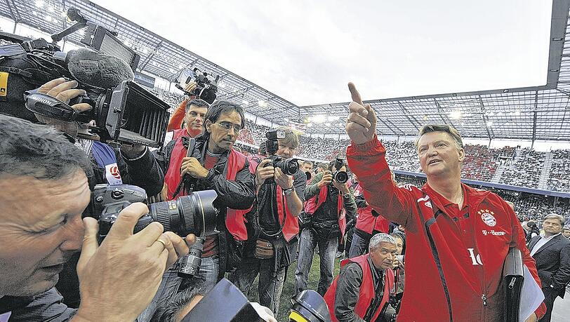 „Ich denke, man kann noch alles verbessern. Dieses Spiel war der erste Schritt“: Louis van Gaal, der neue Bayern-Trainer, beim torlosen Test in Salzburg. Foto: dpa „Ich denke, man kann noch alles verbessern. Dieses Spiel war der erste Schritt“: Louis van Gaal, der neue Bayern-Trainer, beim torlosen Test in Salzburg. Foto: dpa