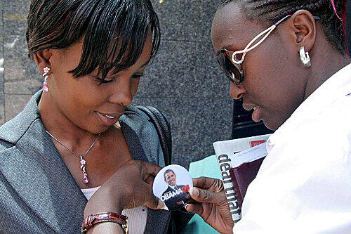 In Kenia haben sie ein neues Idol: Barack Obama.