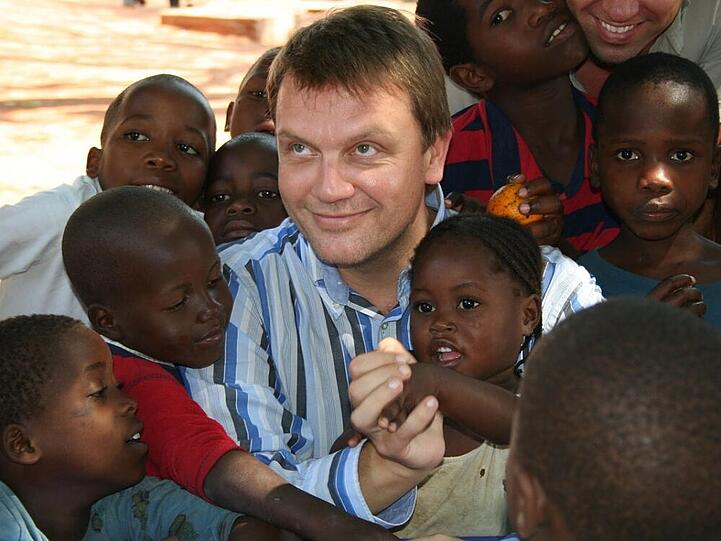 Comedian Hape Kerkeling engagiert sich auch in Afrika gegen Aids