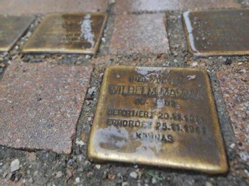 Die in ganz Europa verteilten "Stolpersteine" des Künstlers Gunter Demnig erinnern an das Schicksal der Menschen, die im Nationalsozialismus vertrieben, deportiert und ermordet wurden.