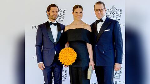 Gemeinsam mit ihrem jüngeren Bruder Prinz Carl Philip (l.) und ihrem Ehemann Prinz Daniel nahm Kronprinzessin Victoria an der Verleihung des "Polar Music Prize" teil.