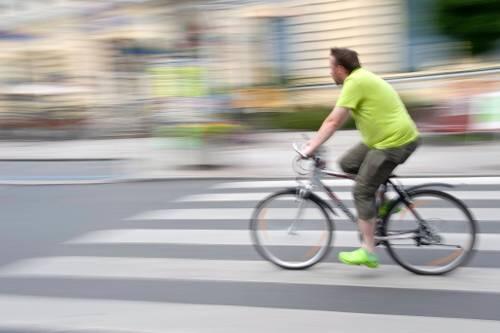 Auch Radler müssen sich im Straßenverkehr an die Regeln halten.