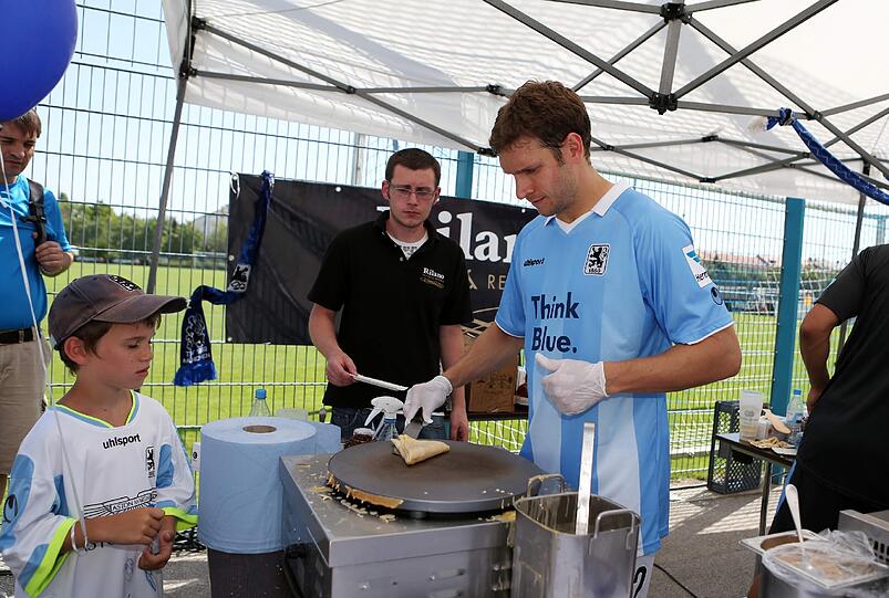 Bilder vom Löwen-Fanfest 2013.