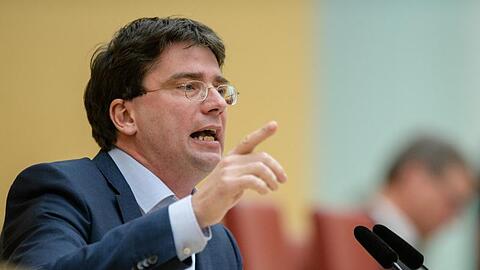 SPD-Landtagsabgeordneter Florian von Brunn spricht bei einer Landtagssitzung. Foto: picture alliance / Matthias Balk/dpa/Archivbild