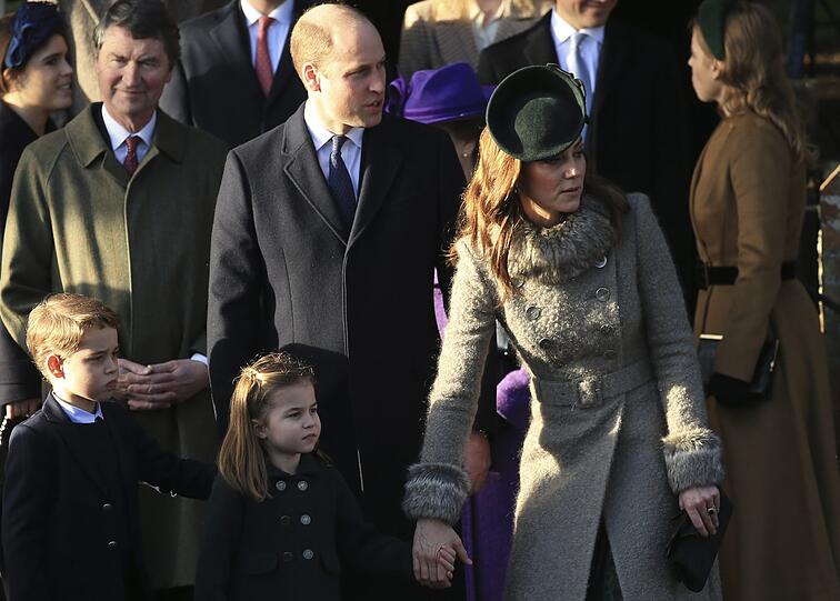 Prinz George, Prinz William, Prinzessin Charlotte und Herzogin Kate