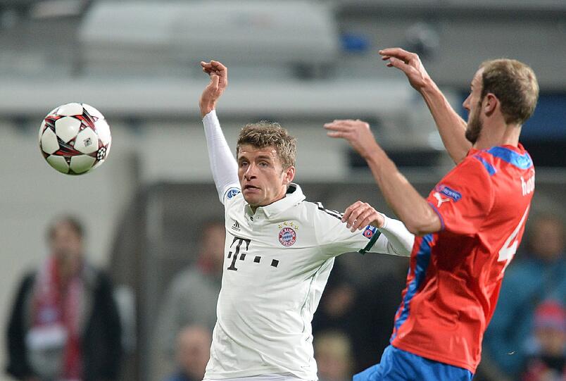 THOMAS MÜLLER: NOTE 5.
Falscher Neuner, falscher Müller. Richtiger gebrauchter Abend. Brachte nichts auf die Reihe. Raus nach bereits 59 Minuten.