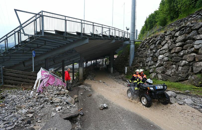 Chaos und Verwüstung in Oberstdorf: In der Nacht zum Sonntag walzte eine Schlammlawine durch den Ort - die Bilder.