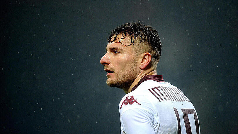 Ciro Immobile gab am 5. März 2014 im Freundschaftsländerspiel in Madrid gegen Spanien (0:1) sein Debüt in der italienischen Nationalelf. Ciro Immobile gab am 5. März 2014 im Freundschaftsländerspiel in Madrid gegen Spanien (0:1) sein Debüt in der italienischen Nationalelf.