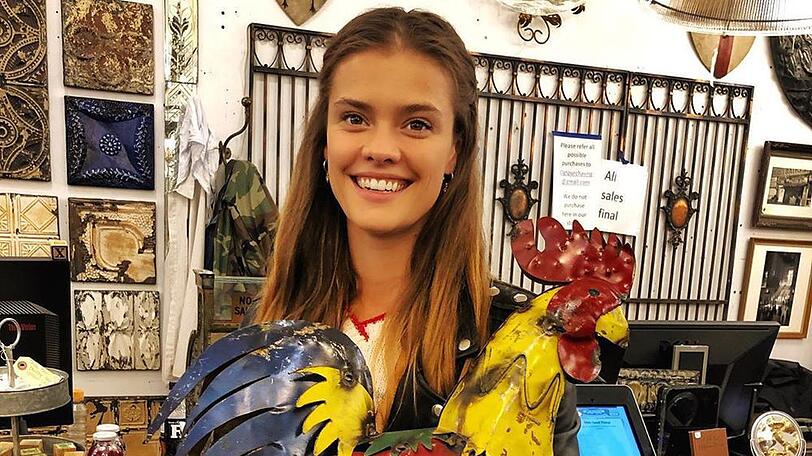 Model Nina Agdal hat sich zu einem herbstlichen Spontankauf hinreißen lassen