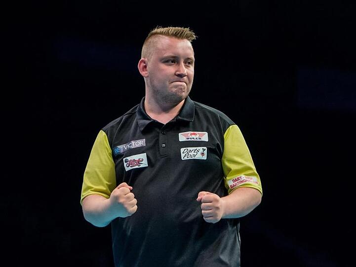 Hat den Weltranglistenersten Michael van Gerwen besiegt: Martin Schindler.