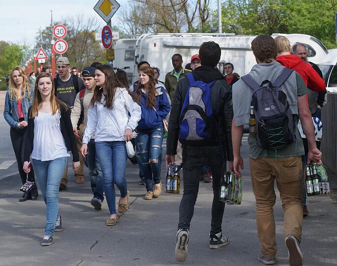 Ostern 2014 in München: AZ-Fotograf Daniel von Loeper hat am Wochenende die Biergärten, die Isar, den Tierpark und den Englischen Garten besucht und tolle Fotos gemacht. So schön war das Osterwochenende...