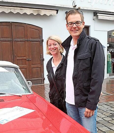 Tobias und Karin Birx starteten mit einem Ford Mustang Cabrio.