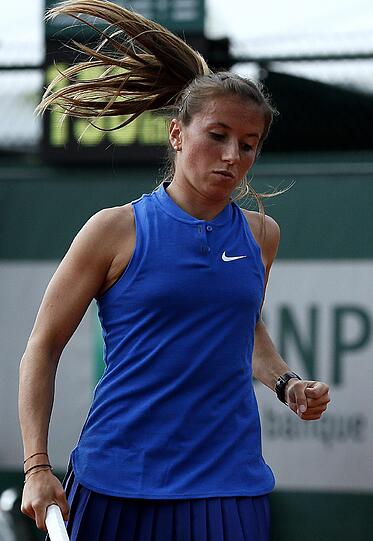 Auch Fed-Cup-Teamchefin Barbara Rittner ist enttäuscht über das Abschneiden der deutschen Spielerinnen bei den French Open: "Die Bilanz ist schon ernüchternd, wir haben natürlich andere Ansprüche. Viele konnten aus unterschiedlichen Gründen einfach nicht ihr bestes Tennis abrufen." Bilder vom Ausscheiden Annika Becks gegen Irina-Camelia Begu.