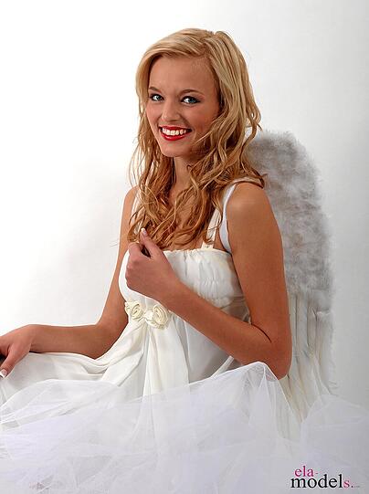 Himmlisch... Die blonde Niederbayerin wurde 2012 zu "Vilshofens next Topmodel" gekürt.