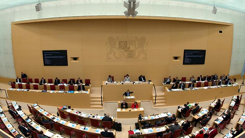 Plenarsitzung im Bayerischen Landtag. Plenarsitzung im Bayerischen Landtag.