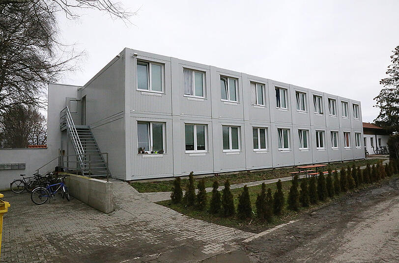 Bilder von der Asylbewerberunterkunft in Dorfen, in der ein 20-Jähriger erstochen wurde.