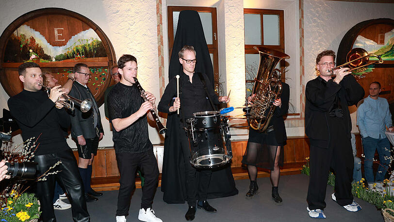 Die Brass-Gruppe "Bergson Tanzlmusi" sorgte für das musikalische Rahmenprogramm. Die Brass-Gruppe "Bergson Tanzlmusi" sorgte für das musikalische Rahmenprogramm.