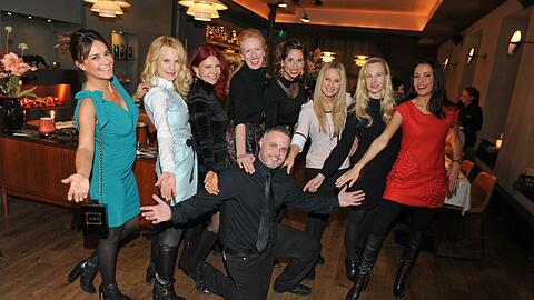 Gitta Saxx, Sonja Kiefer, Dr. Cordula Niedermaier-May (Regulat Beauty), Andrea Sokol, Lola Paltinger, Eva Grünbauer, Constanze Hausmann, Joana Danciu und Goran Gluvacevic (Geschäftsführer Panther Grill & Bar)