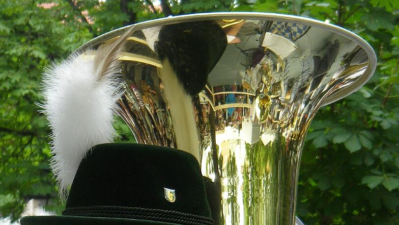 Beim Burschenfest wird traditionelle bayerische Blasmusik großgeschrieben. Beim Burschenfest wird traditionelle bayerische Blasmusik großgeschrieben.