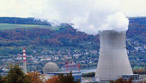 In Deutschland gibt es 16 Atomkraftwerke - noch. In Deutschland gibt es 16 Atomkraftwerke - noch.