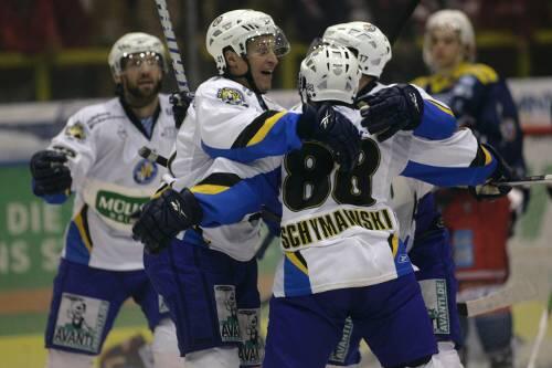 Viel Grund zum Jubeln: Der EHC ist in dieser Saison noch ungeschlagen.