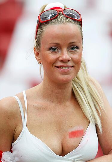 Schrill, bunt, Fußball: Das sind die besten Fan-Kostüme zur EM 2012! Zum Durchklicken!