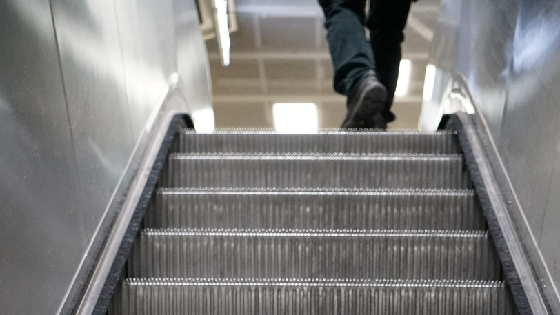 Die CSU will in München mehr Rolltreppen mit wechselnder Fahrtrichtung (Symbolbild).