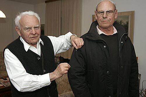 Hans Z. (80) und Karl D. (84) wollten nur spazierengehen und wurden beschossen.