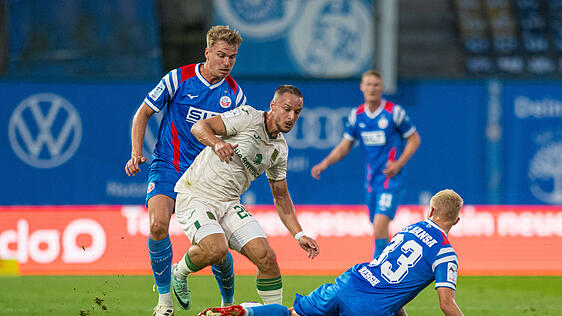 Marvin Rittmüller und der TSV 1860 liegen in Rostock hinten.