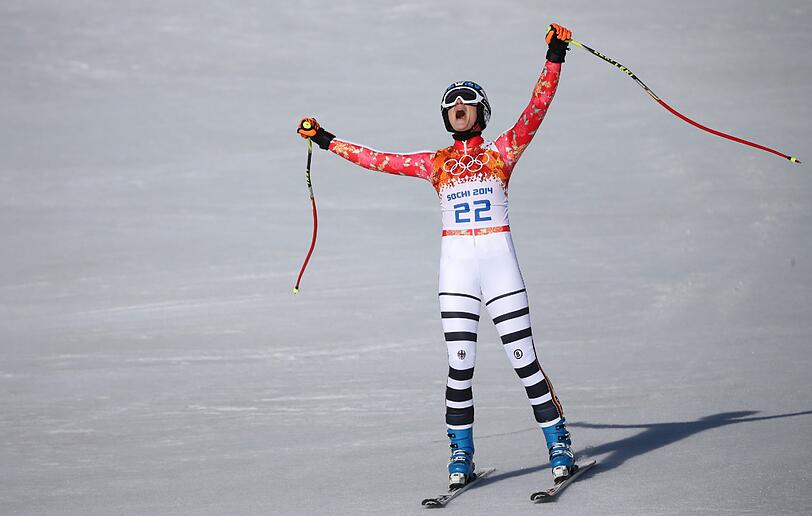 Super-G in Sotschi: So freut sich Maria Höfl-Riesch über ihre Silbermedaille.