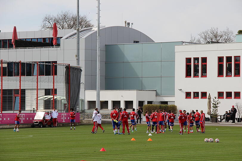 Am Dienstag gab's an der Säbener Straße ein öffentliche Trainingseinheit. Hier gibt's die Bilder!