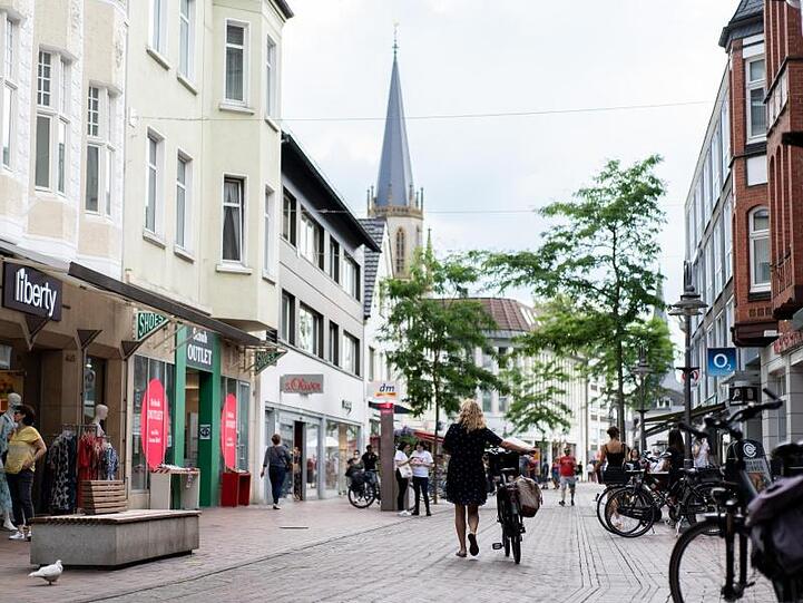 Eine Einkaufsstraße in Gütersloh.