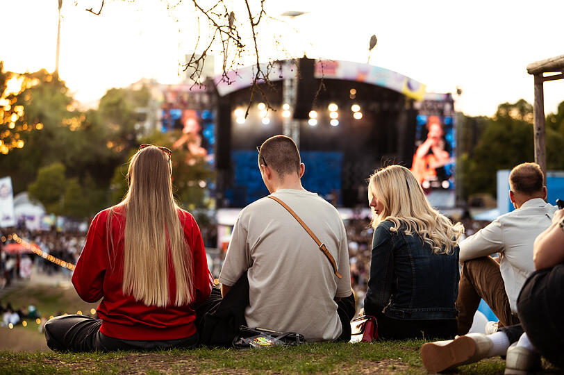 Fans beim Superbloom-Festival im Olympiapark.