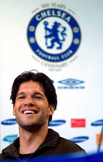 2006 zog es ihn auf die Insel. Bis 2010 stand der "Capitano" bei Chelsea London unter Vertrag.