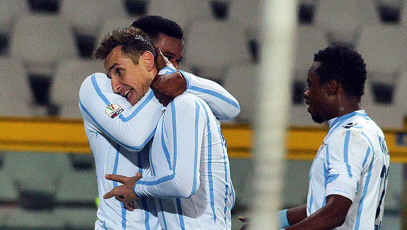 Miroslav Klose feiert seinen ersten Treffer seit zwei Monaten für Lazio. Miroslav Klose feiert seinen ersten Treffer seit zwei Monaten für Lazio.