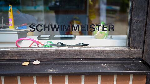 Der Bundesverband Deutscher Schwimmmeister fordert sch&auml;rfere Regeln f&uuml;r Kinder und Jugendliche, die nicht gut schwimmen k&ouml;nnen. (Symbolbild)