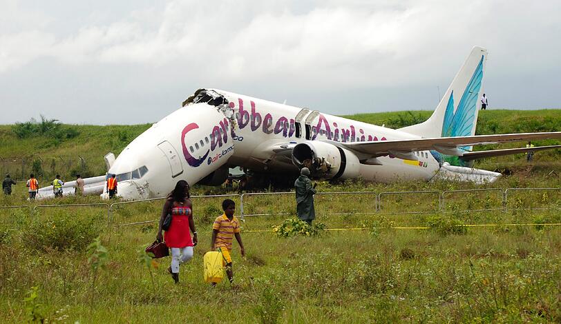 Bei der Bruchlandung der Caribbean-Air-Maschine brach der vordere Teil des Flugzeuges ab.