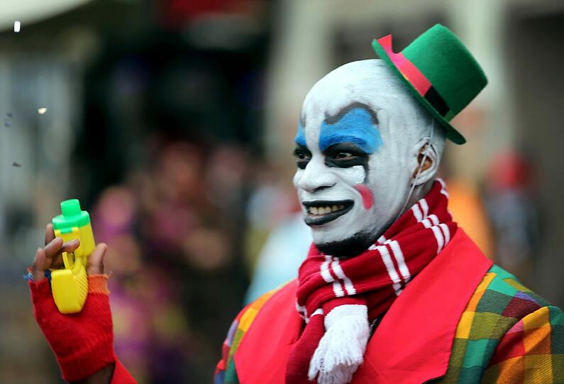 Köln fest in der Hand der Jecken. Die besten Bilder von der Weiberfastnacht in Köln!