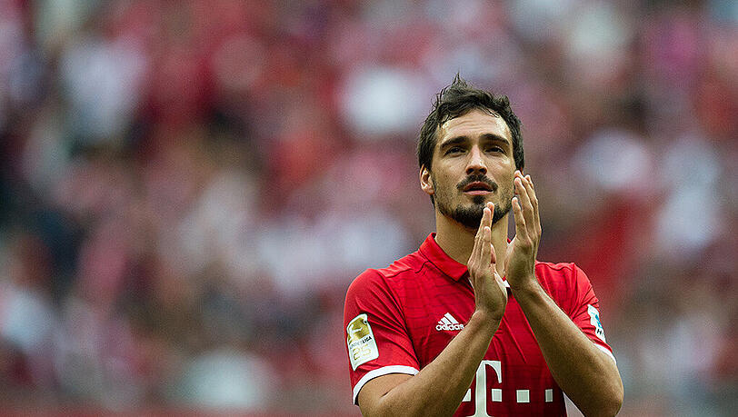 Nach achteinhalb Jahren BVB wieder ein Roter: Bayern-Star Mats Hummels. Am Samstagabend trifft er im Signal-Iduna-Park auf seinen ehemaligen Verein. Nach achteinhalb Jahren BVB wieder ein Roter: Bayern-Star Mats Hummels. Am Samstagabend trifft er im Signal-Iduna-Park auf seinen ehemaligen Verein.